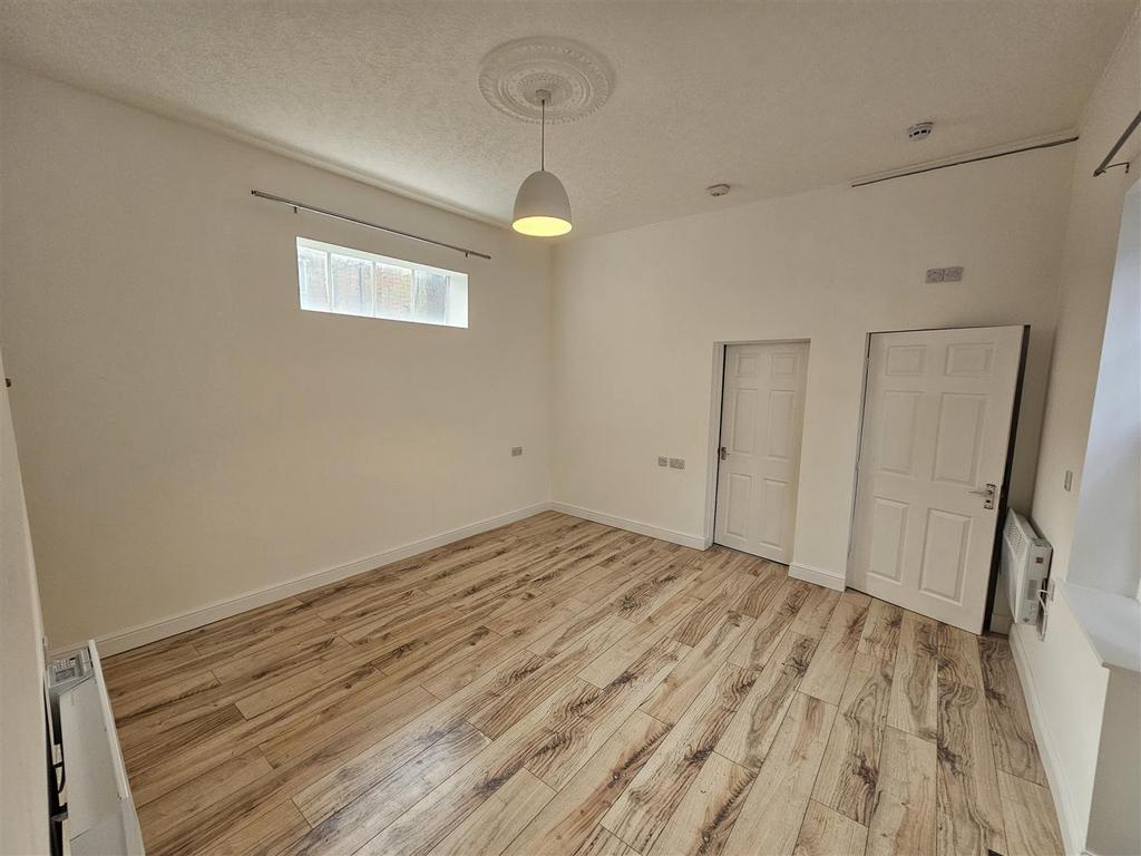 Bedroom/Living Space