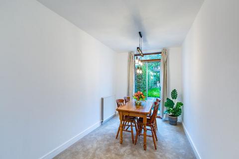 32 Carr Manor Drive, Leeds, LS17 5AU