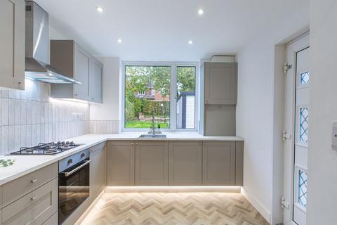 32 Carr Manor Drive, Leeds, LS17 5AU