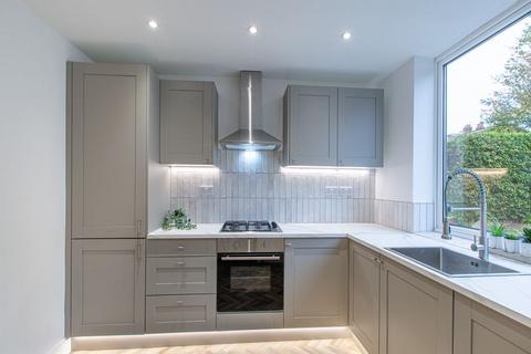 32 Carr Manor Drive, Leeds, LS17 5AU