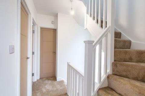 32 Carr Manor Drive, Leeds, LS17 5AU