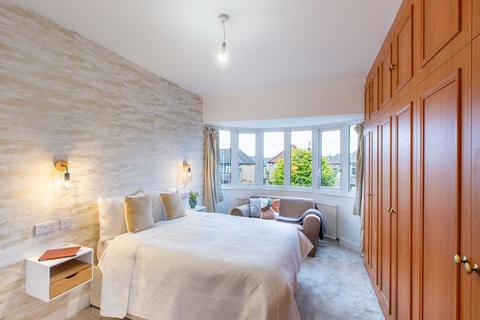 32 Carr Manor Drive, Leeds, LS17 5AU
