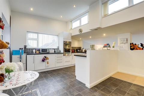 undefined, The Mount, Mapperley NG3