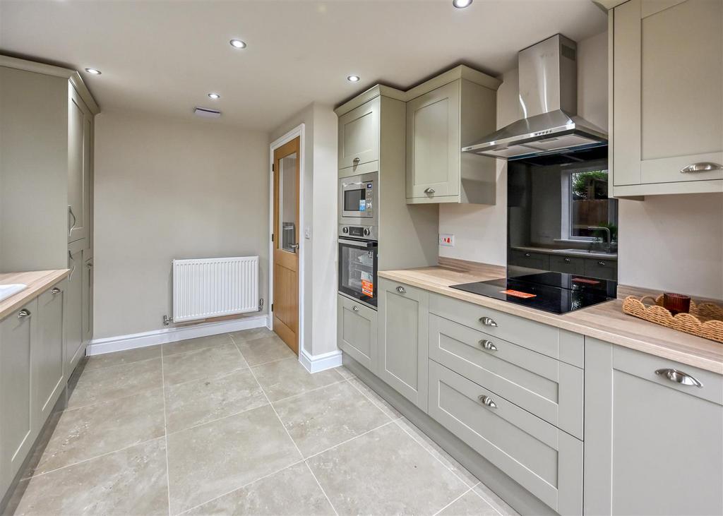 22a Dawley Road-11.jpg