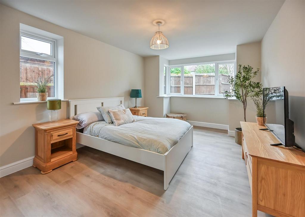 22a Dawley Road-09.jpg