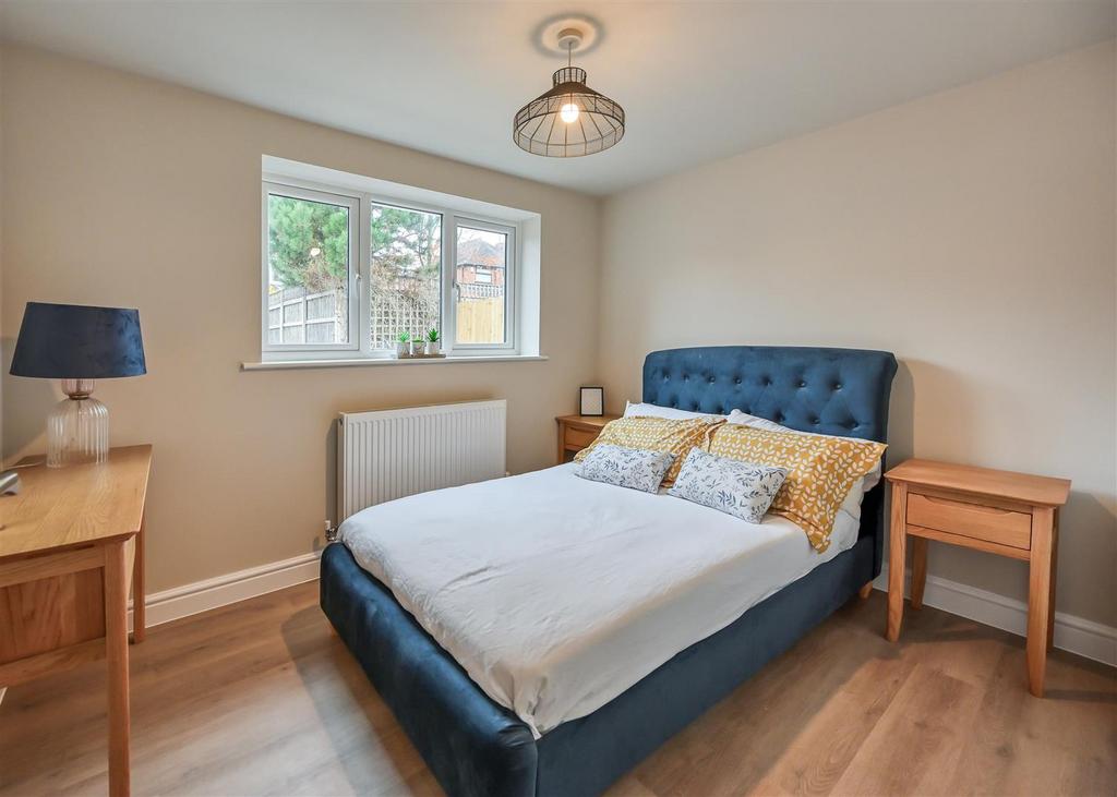 22a Dawley Road-08.jpg