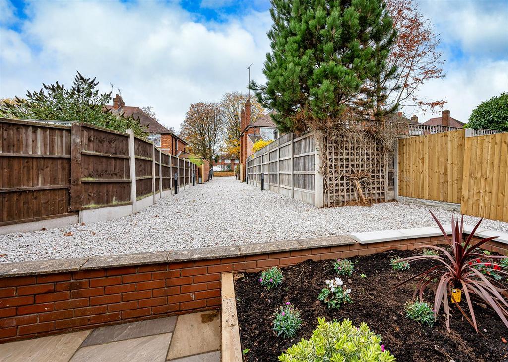 22a Dawley Road-18.jpg