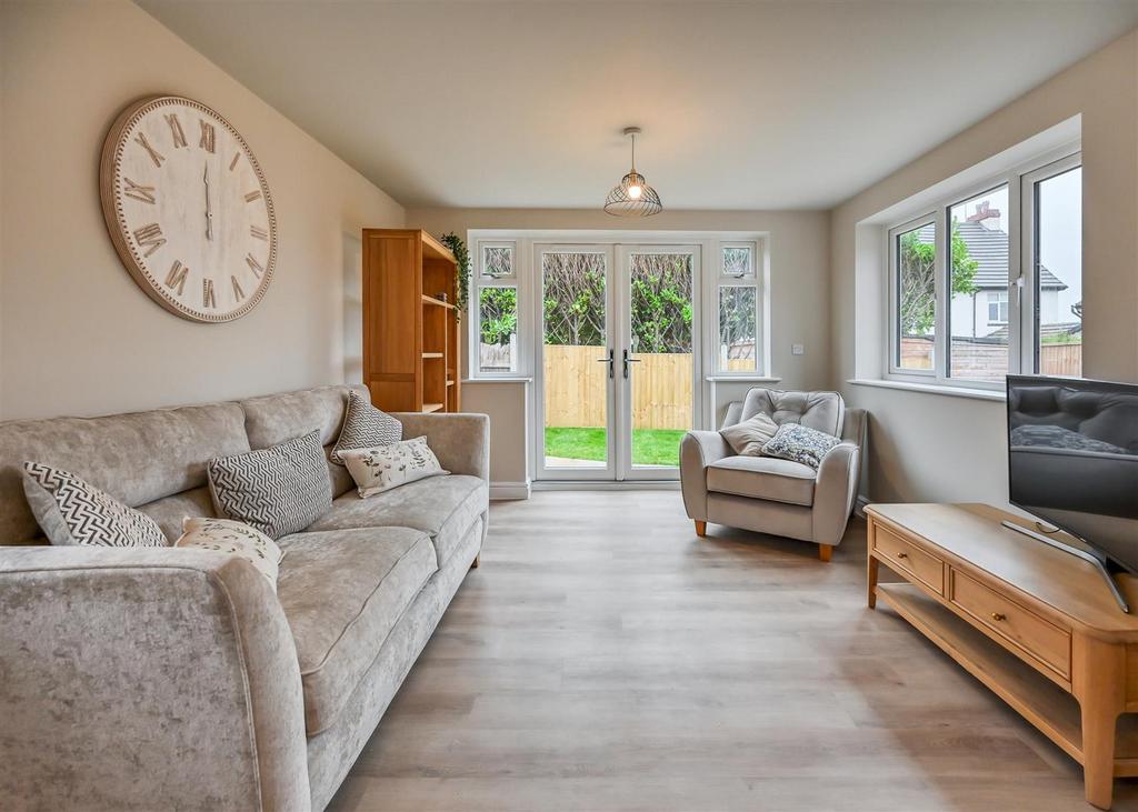 22a Dawley Road-06.jpg