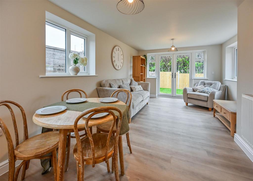 22a Dawley Road-07.jpg