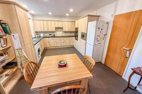 3 bedroom detached bungalow for sale, New Road, Glyn Ceiriog