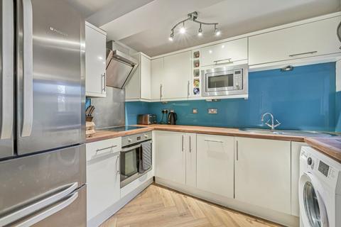 2 bedroom flat to rent, Croft Street, London SE8