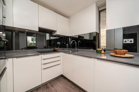 1 bedroom flat for sale, Albany Court, London W4
