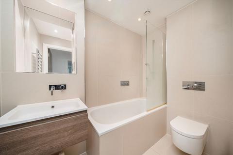 1 bedroom flat for sale, Albany Court, London W4