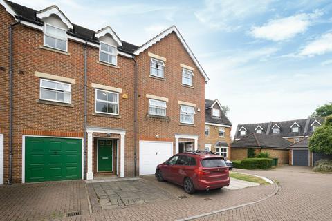 Pembroke Avenue, Pinner, HA5