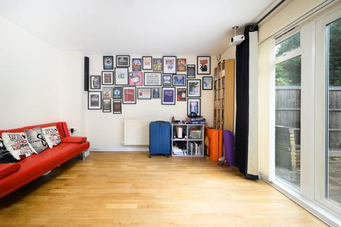 undefined, Pembroke Avenue, Pinner, HA5