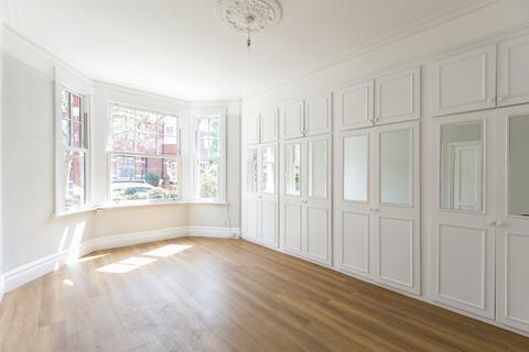 2 bedroom apartment to rent, Hillcrest Road, London W3