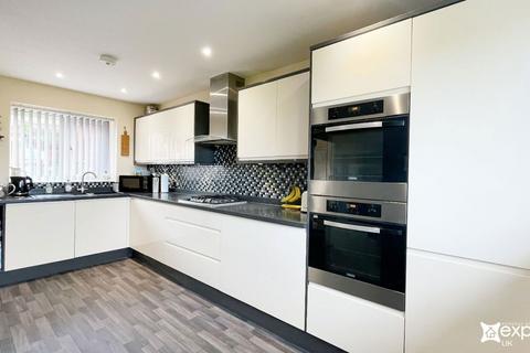 3 bedroom detached house for sale, Glebeland Way, Torquay TQ2