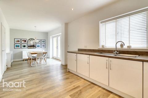 4 bedroom detached house for sale, Vulcan Close, Biggin Hill