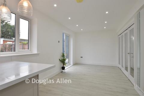undefined, Bosworth Road, Dagenham RM10