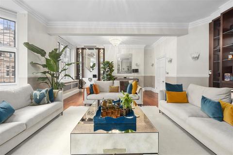 4 bedroom apartment to rent, Mount Street, Mayfair, London W1K