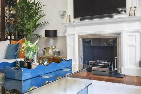 4 bedroom apartment to rent, Mount Street, Mayfair, London W1K