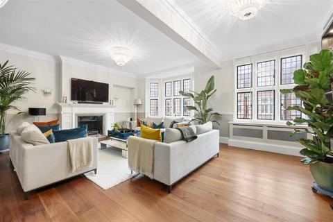 4 bedroom apartment to rent, Mount Street, Mayfair, London W1K