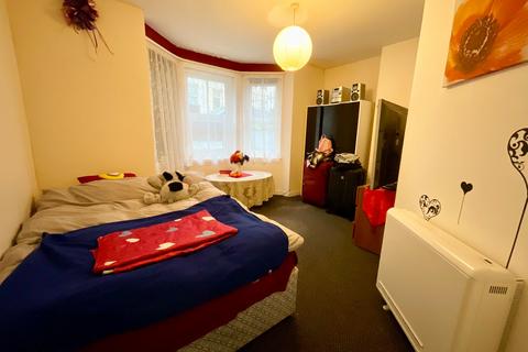 2 bedroom maisonette for sale, 31 New Queen Street, Scarborough, YO12