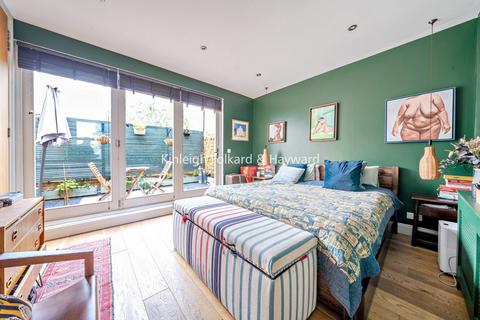 undefined, Brixton Road, Brixton, SW9