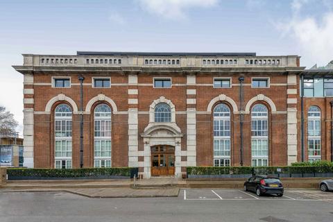 Great West Road, London W6