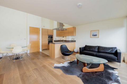 2 bedroom flat to rent, Great West Road, London W6