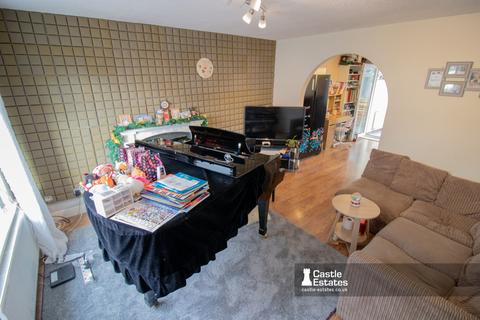 3 bedroom semi-detached house for sale, Langdale Drive, Long Eaton, NG10 3PQ