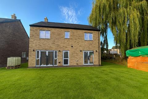 4 bedroom detached house for sale, Poppy Gardens, Farcet, PE7