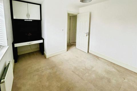 4 bedroom detached house to rent, Collins Drive, Earley, Reading, RG6