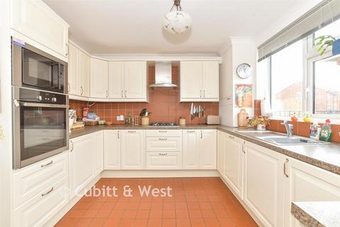 3 bedroom townhouse for sale, Oyster Street, Portsmouth PO1
