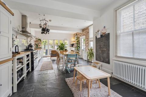 4 bedroom semi-detached house for sale, Kingsfield Road, Oxhey