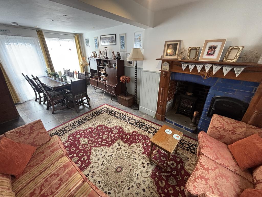 Living room (former tea room)