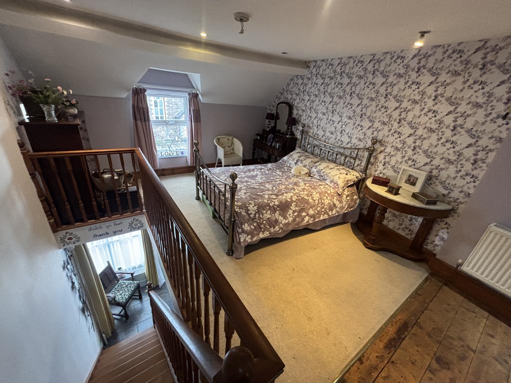 Bedroom 3 (first floor bedroom above living room)