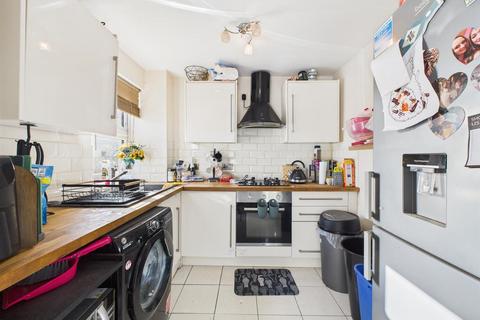 2 bedroom terraced house for sale, 15 Brookside Avenue, Johnston