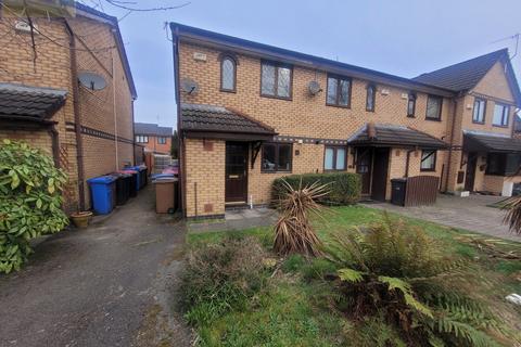2 bedroom end of terrace house to rent, Keadby Close Eccles