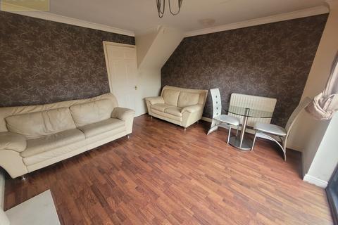 2 bedroom end of terrace house to rent, Keadby Close Eccles