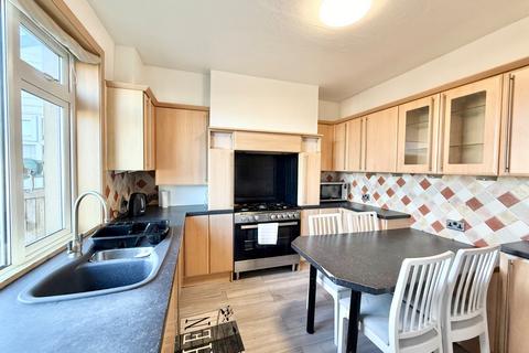 2 bedroom terraced house to rent, Sandene Drive, Huddersfield, West Yorkshire, HD4