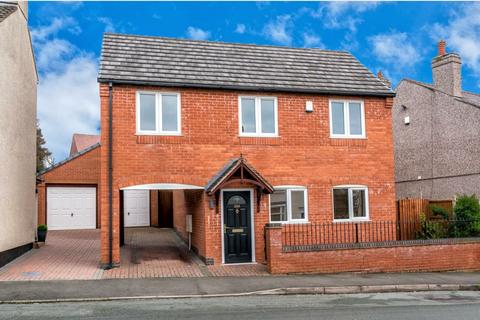 4 bedroom detached house to rent, Heath Street, Hednesford, Staffordshire, WS12