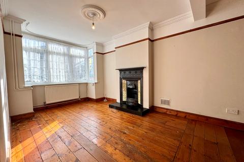 3 bedroom terraced house to rent, Manor Road, Chelmsford, Essex, CM2 0EP