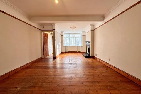 3 bedroom terraced house to rent, Manor Road, Chelmsford, Essex, CM2 0EP