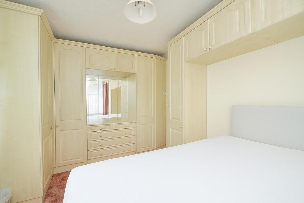 Bed1b.jpg