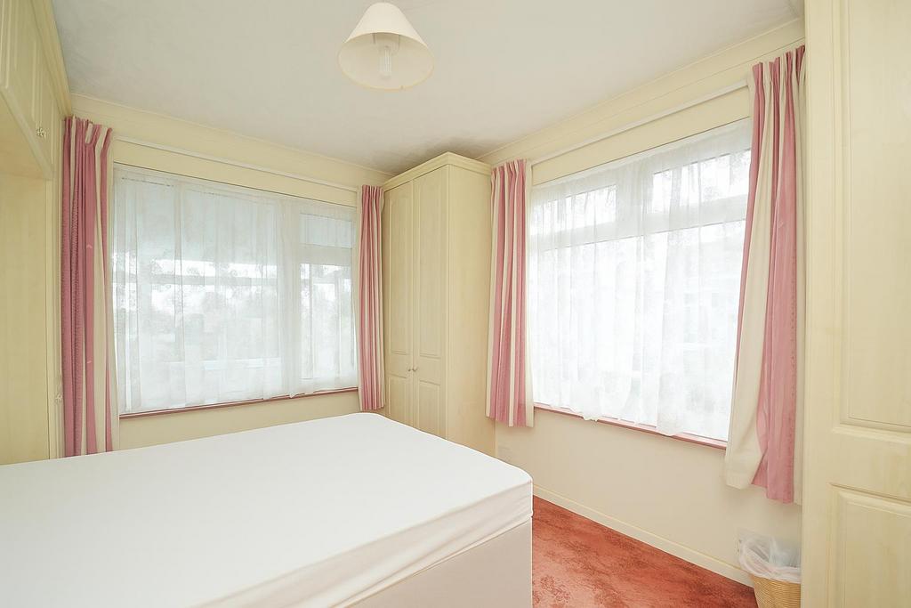 Bed1a.jpg