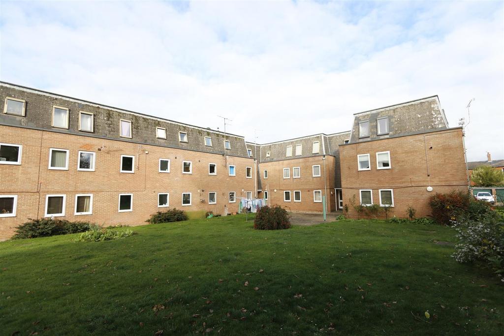 14 Grove Court (13).JPG