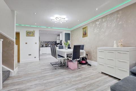 15 Broomfields Mews, Basildon, SS13 3LH