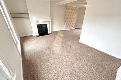 3 bedroom maisonette to rent, Russell Road, Felixstowe IP11
