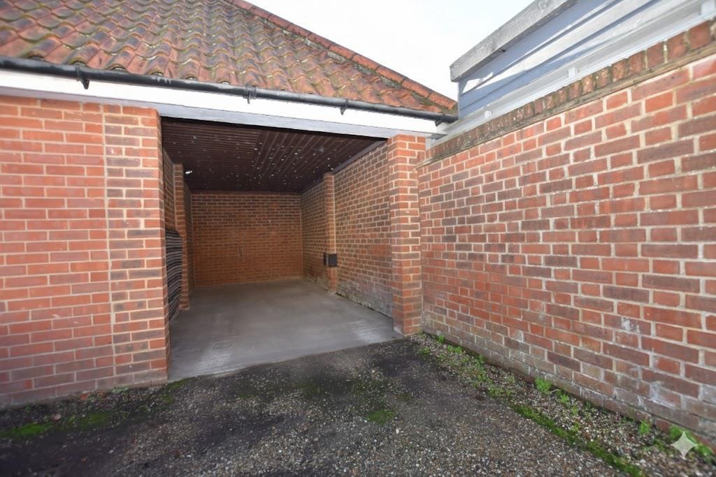 Carport.jpg
